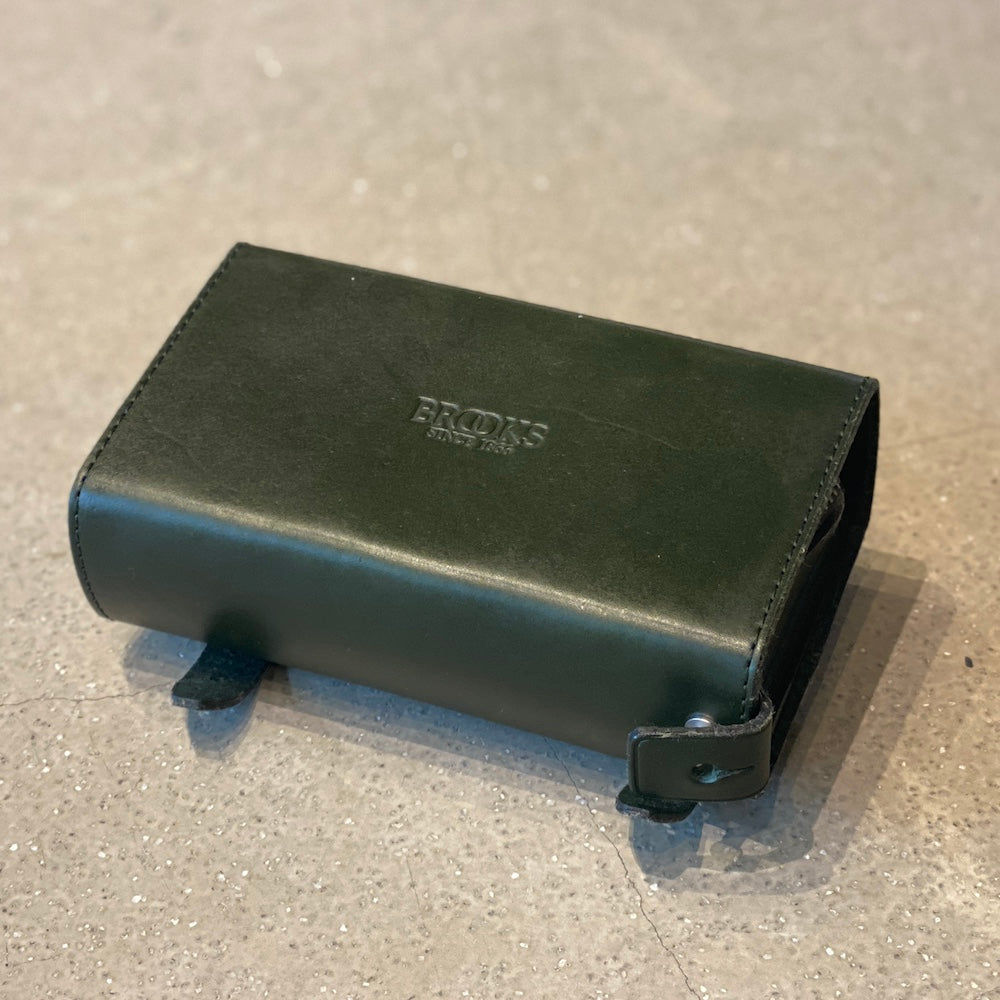 D-SHAPED TOOL BAG【GREEN : SOLD OUT】 – COG TOKYO