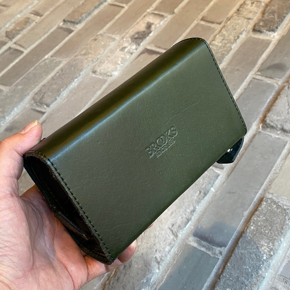 アクセサリー Brooks D-Shaped Tool Bag deep green D-SHAPED TOOL BAG【GREEN : SOLD OUT】 – COG TOKYO