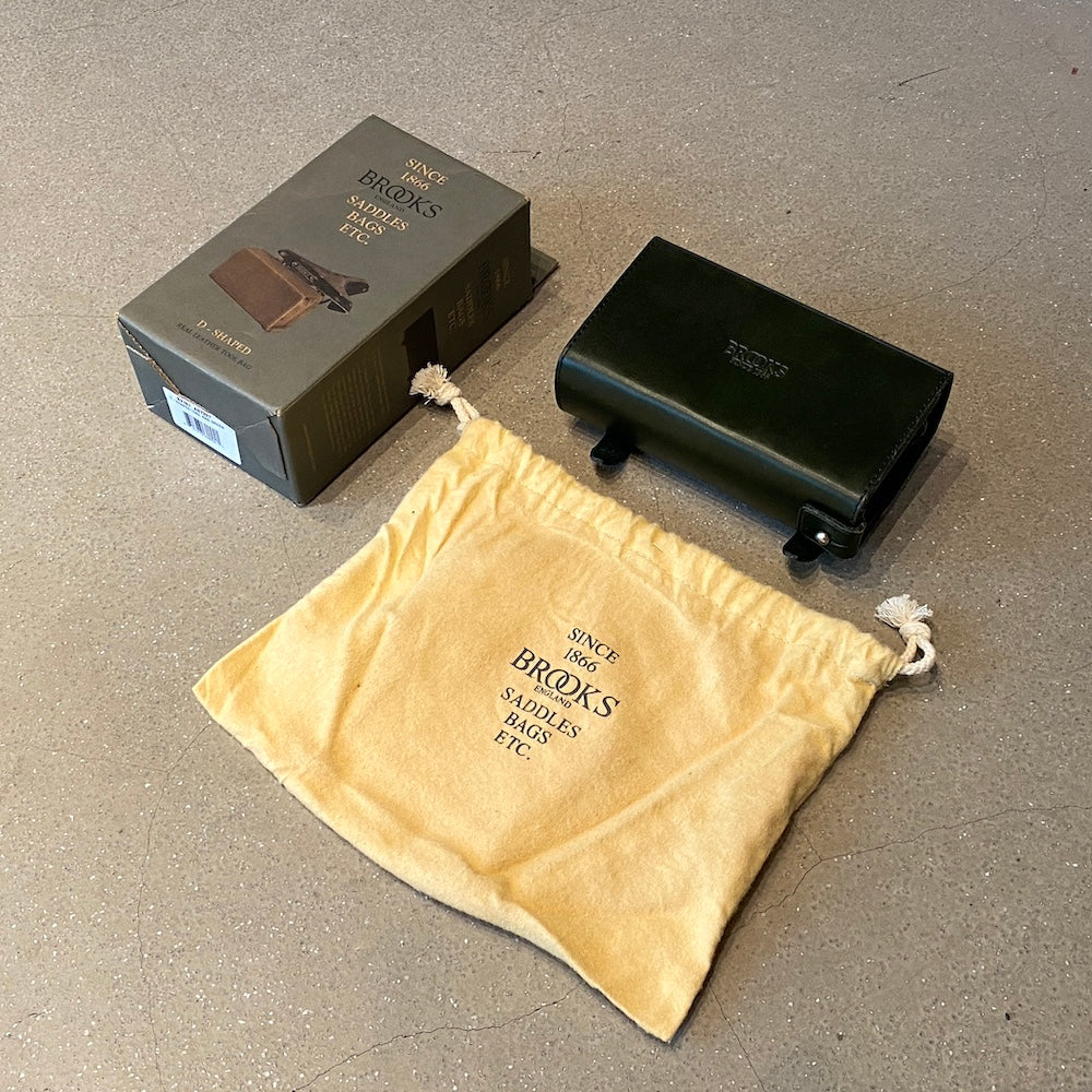 D-SHAPED TOOL BAG【GREEN : SOLD OUT】 – COG TOKYO