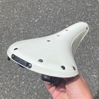 B17 WHITE