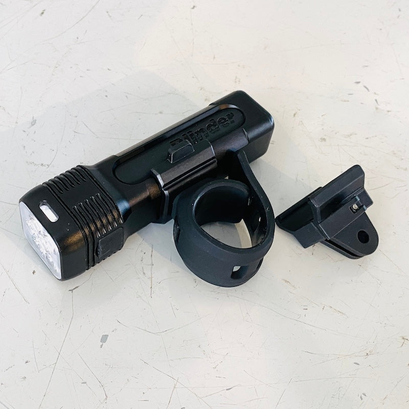 BLINDER 1300 FRONT BIKE LIGHT – COG TOKYO