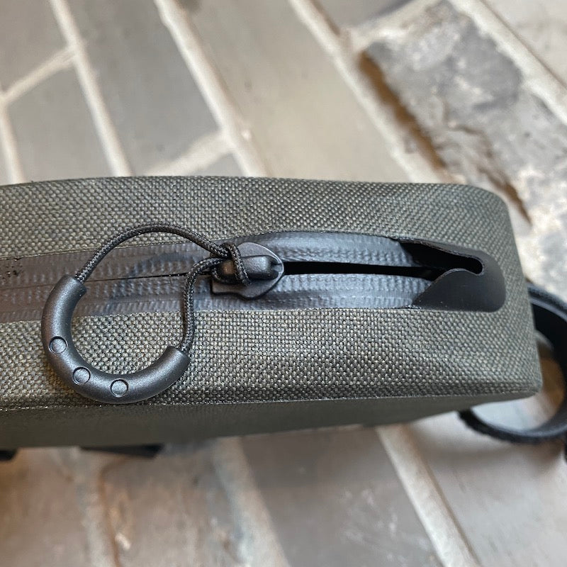 BROOKS】渋めで落ち着きのあるトップチューブバッグいかがですか