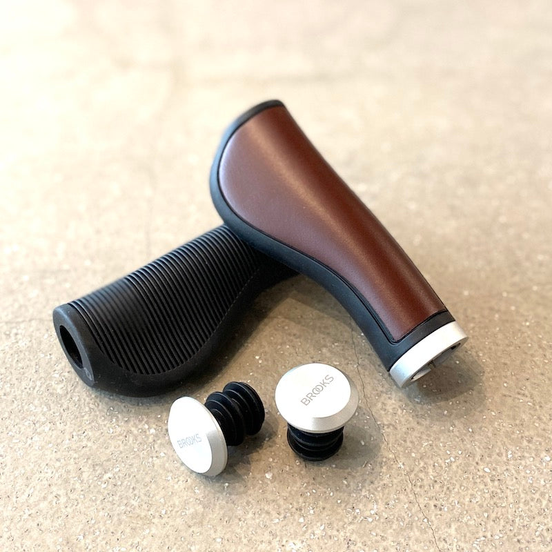 ERGONOMIC LEATHER GRIP – COG TOKYO