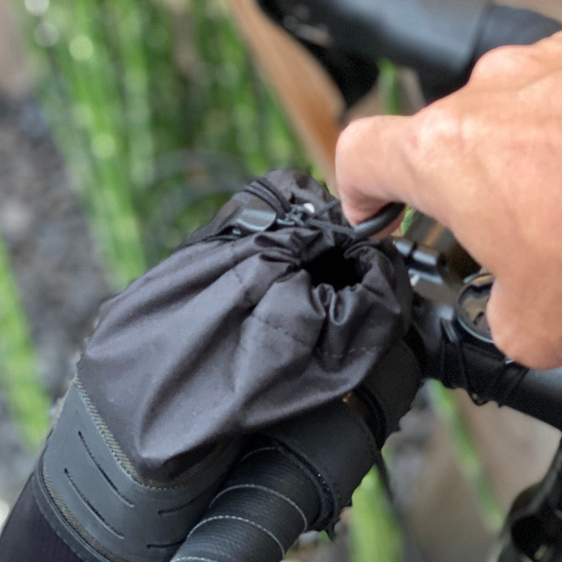 SCAPE FEED POUCH – COG TOKYO